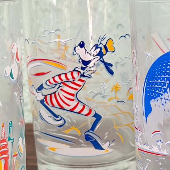 Disney World Remember The Magic 25th Anniversary Set of 4 Glasses set 1 - Picture 4 of 6
